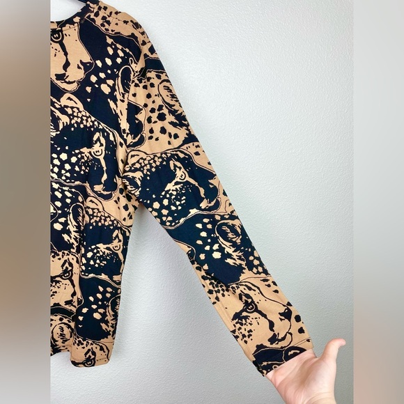 Chico's Women'a Large 2 Long Sleeve Cheetah Graphic Print Long Sleeve Top Soft - Picture 13 of 15